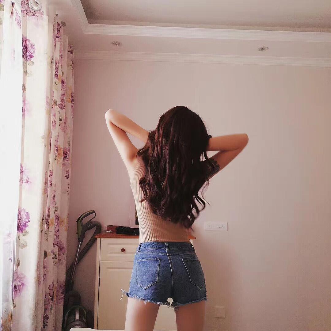 伸个懒腰