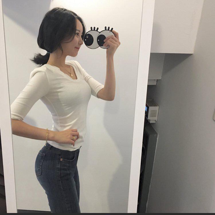 手里拿的什么