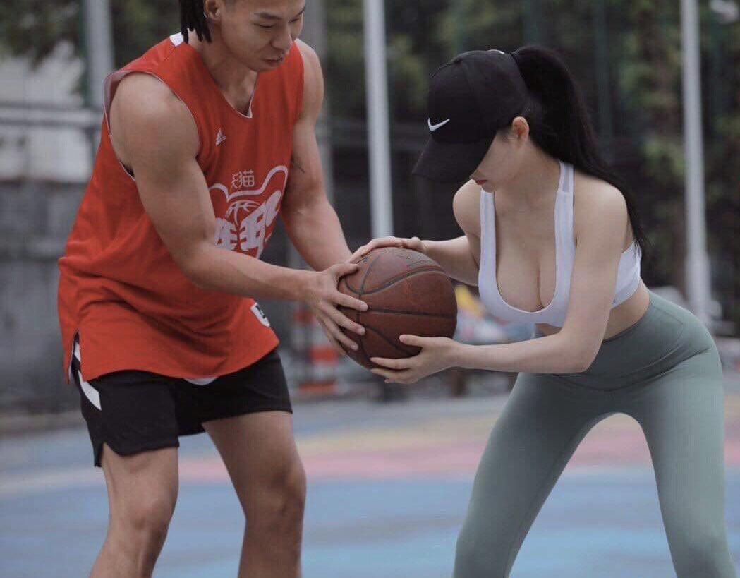 玩球