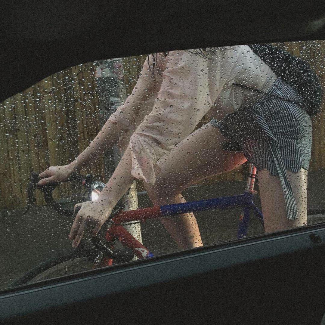 窗外的雨